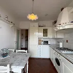 アパート Affitto Turistico Via Bonomea 219-1 トリエステ