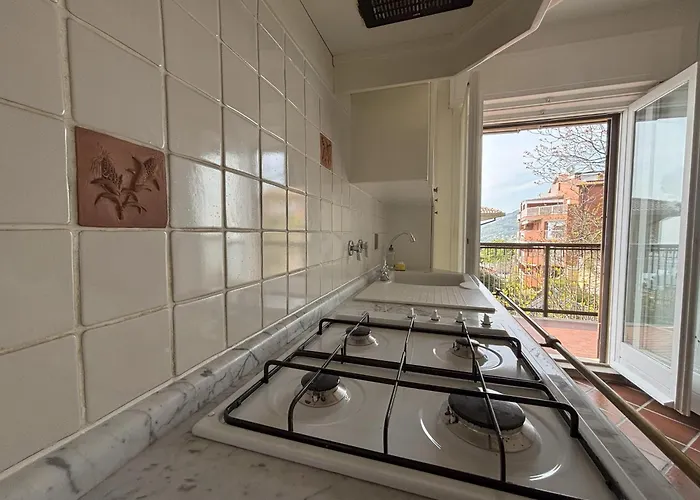 Affitto Turistico Via Bonomea 219-1 *